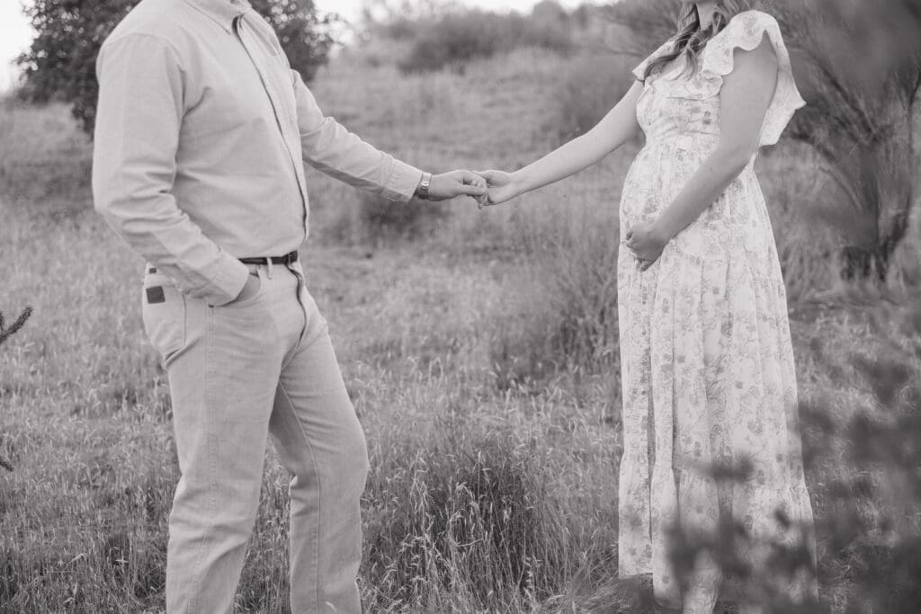 arizona desert maternity photos