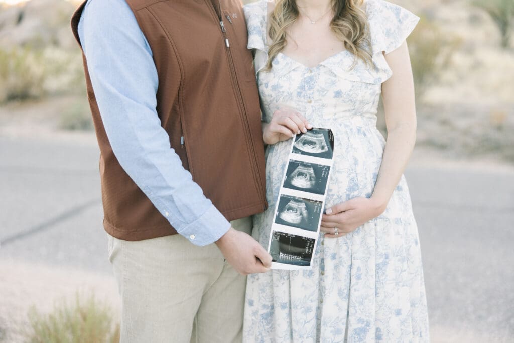 arizona desert maternity photos
