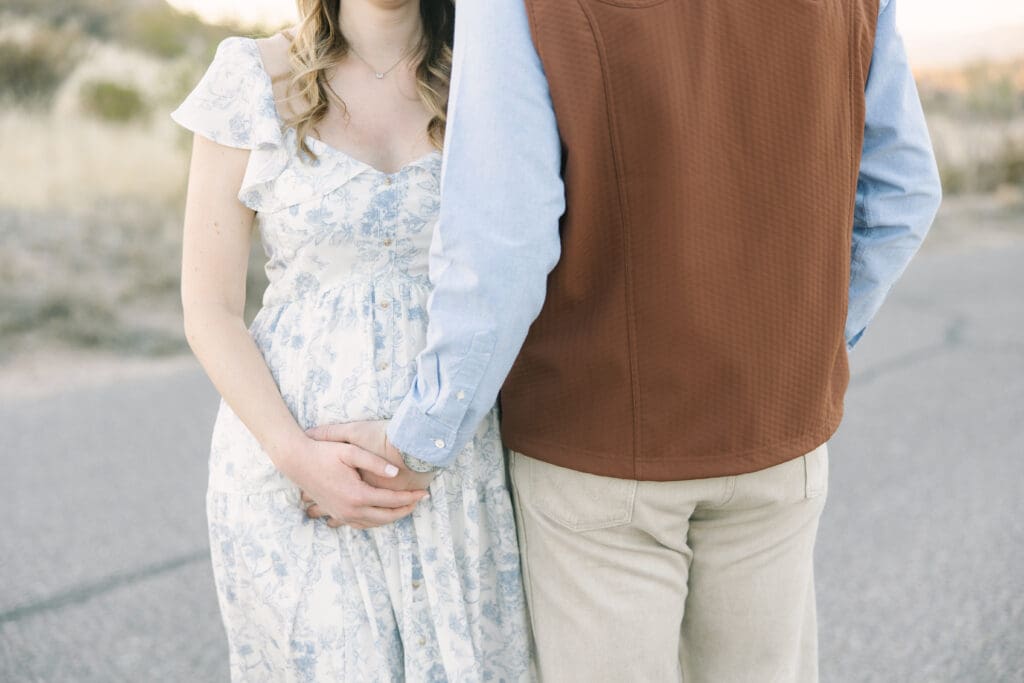 arizona desert maternity photos