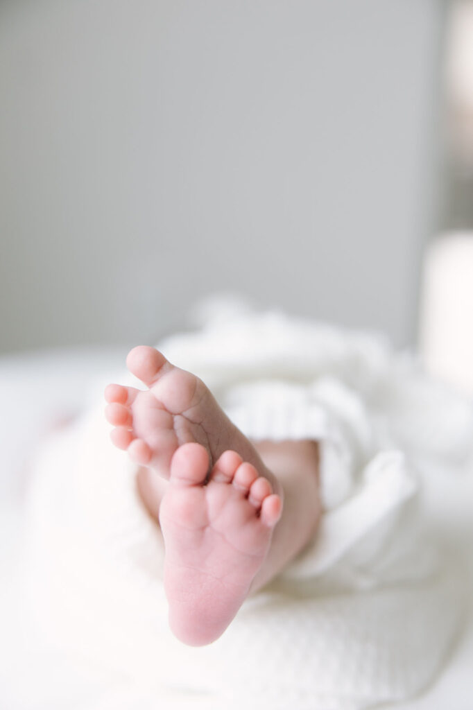 picture of babies toes